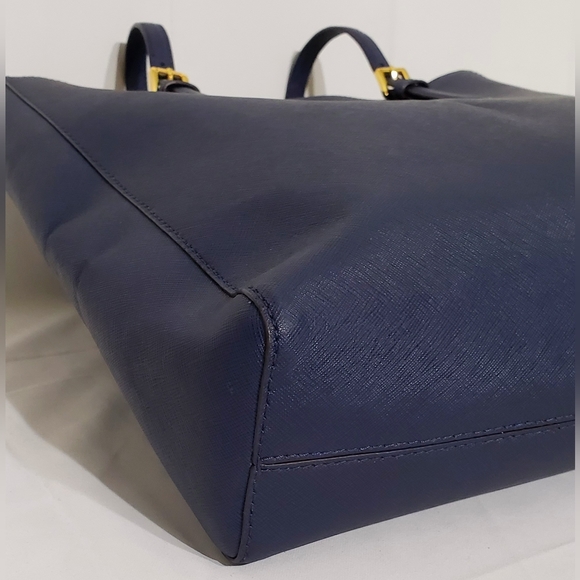 Michael Kors Jet set leather tote. EUC - Picture 10 of 15